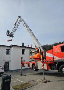 Personenrettung von Hausdach